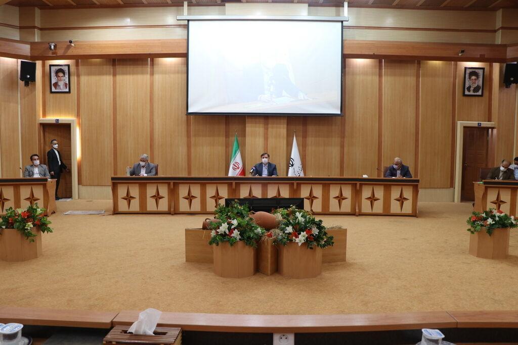 خبرنگاران استاندار: وضعیت گیلان قرمز است خبرنگاران استاندار: شرایط گیلان قرمز است
