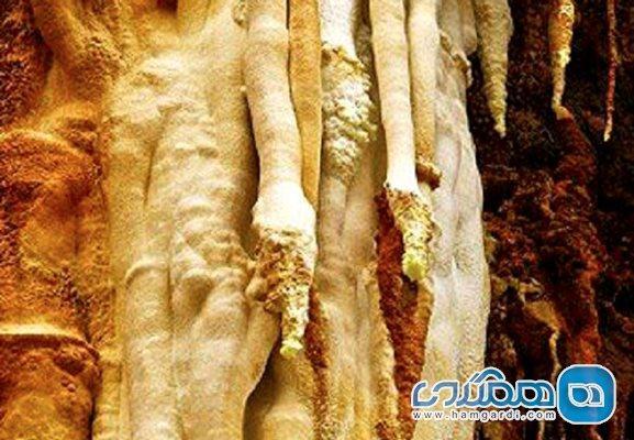 غار باغ شعبان یکی از جاذبه های طبیعی استان هرمزگان است غار باغ شعبان یکی از جاذبه های طبیعی استان هرمزگان است