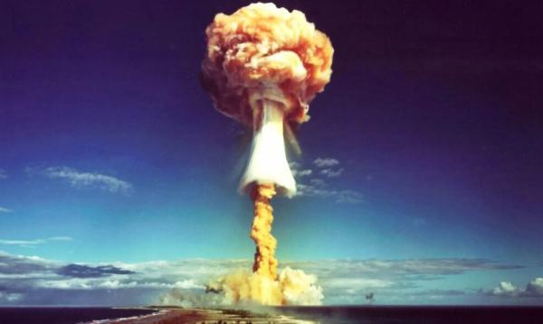 تصویری شگفت انگیز از اولین انفجار اتمی در چین